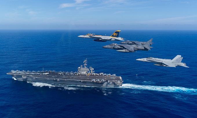 Hoạt động của tàu sân bay Mỹ trên đường tới thăm Việt Nam